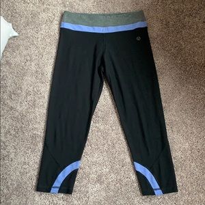 VOGO Athletica Crop Leggings